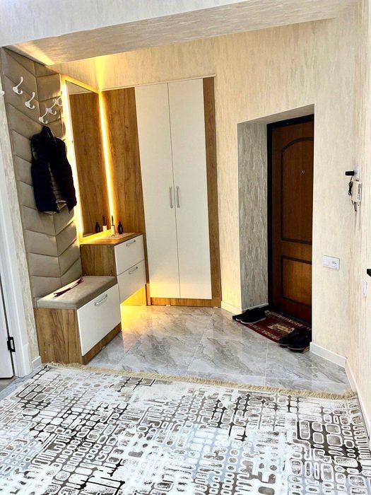 Срочно сдаётся 3ком люкс квартира на Узбекистанская!!!