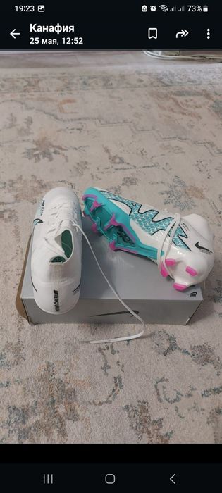 Продам футбольные бутсы