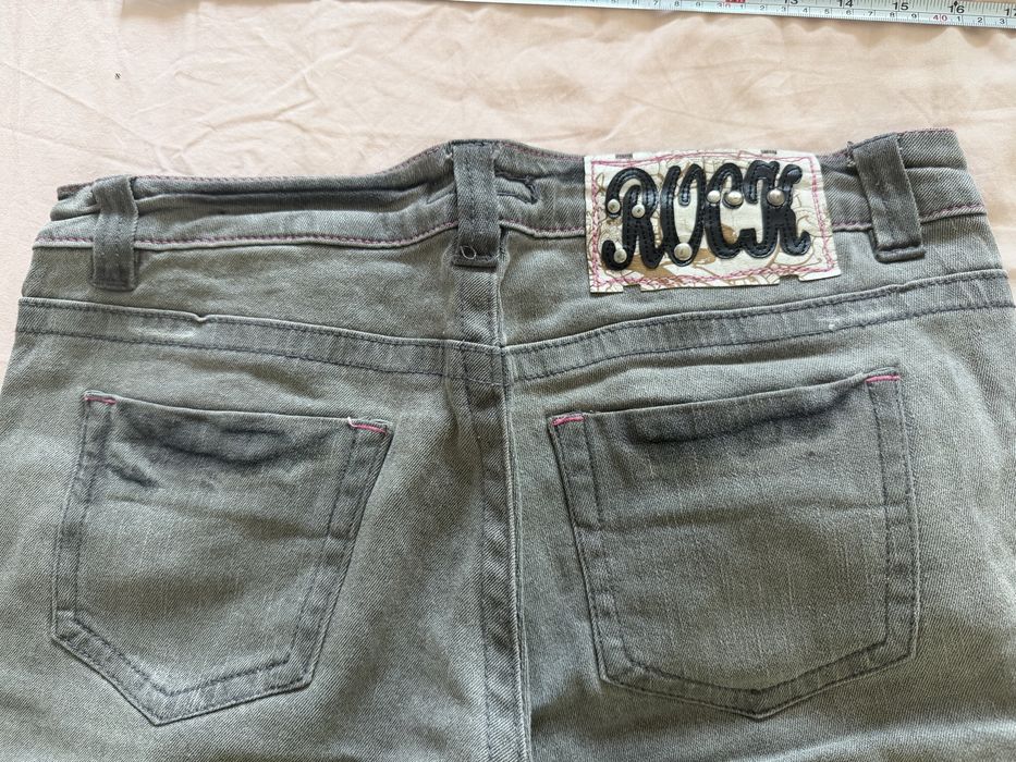 Blugi scurti gri cu aplicatii metalice M-L