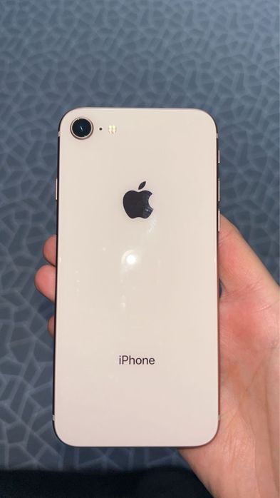 Vand Iphone 8 impecabil