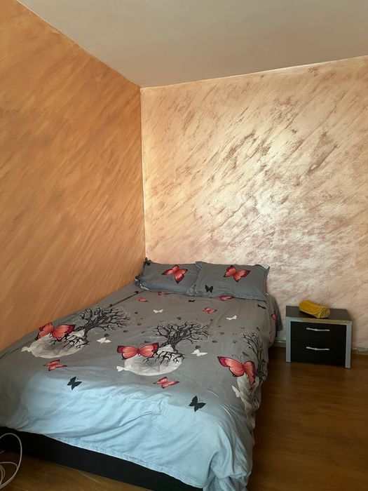 Apartament 3 camere , etaj 1, zona Teilor