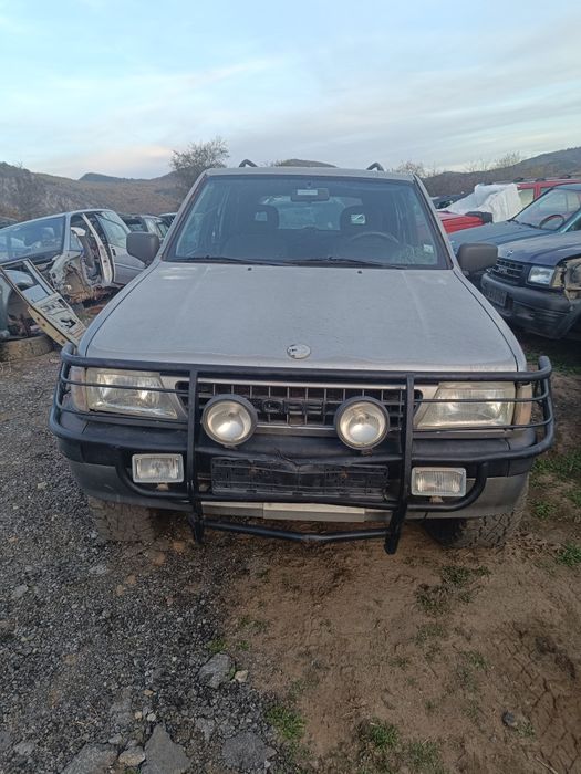 Опел Фронтера А 2.2 бензин 136 коня на части 96 год