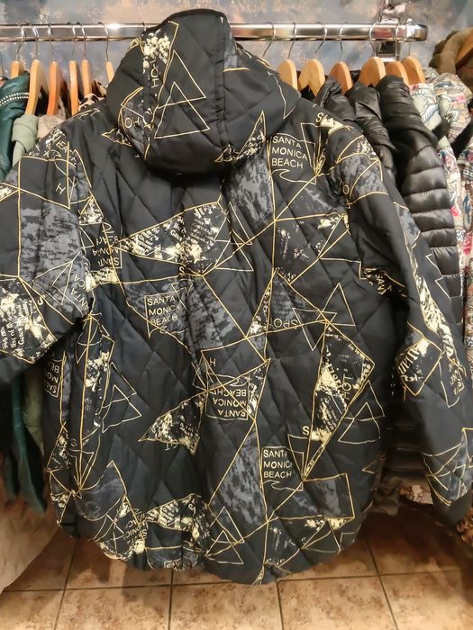 Продам женскую курточку