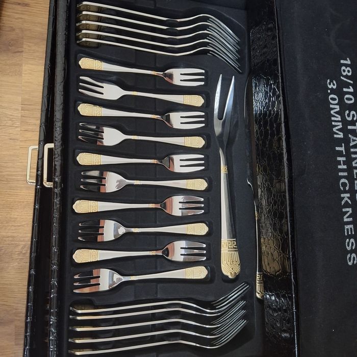 Столовые приборы