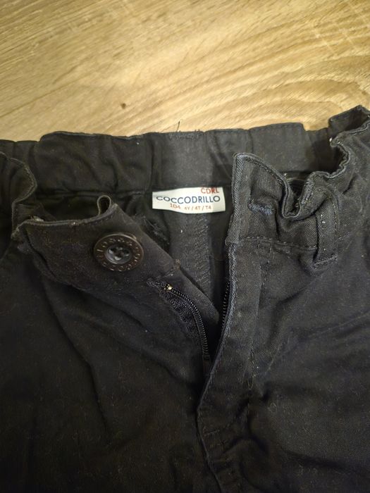 Pantaloni baietei marime 104cm