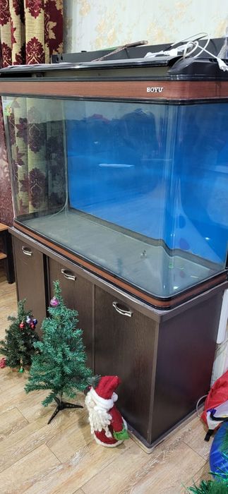 Продам аквариум с тумбой. 400+ литров