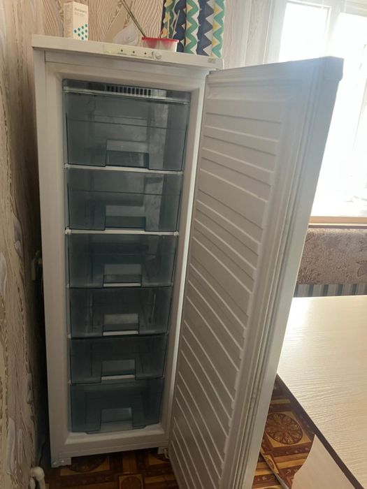 Продам морозильную камеру Бирюса