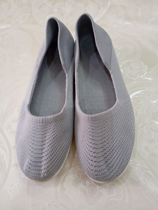 4 штуки Женской  обуви 37 размер