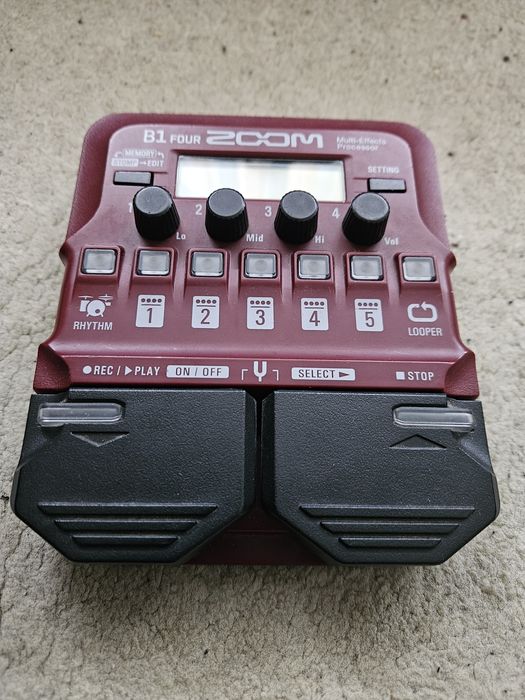 Процесор/ Мултиефект за бас китара Zoom B1 four