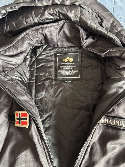 Продам куртку Alpha Industries.
