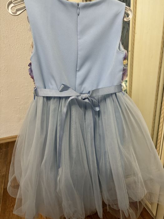 Платье праздничное на девочку