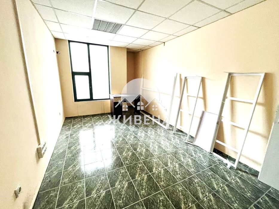 Продава офис до Червен площад, площ 136 кв.м