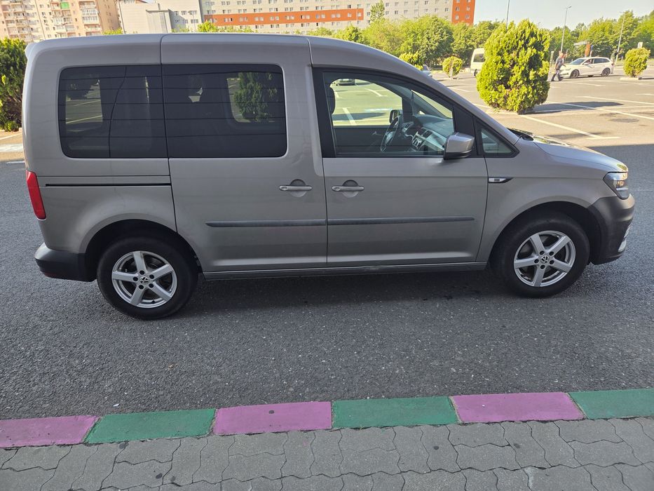 Vw Caddy 2.0 TDI  Euro 6 an 2017 autoturism 5 locuri.