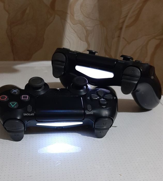 Продам джойстики на ps4. 2000тг за один