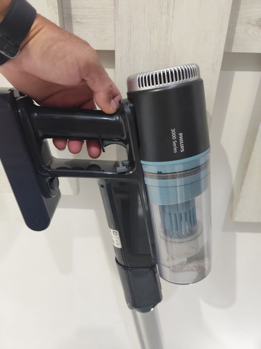 Безкабелна прахосмукачка Philips с гаранция две години