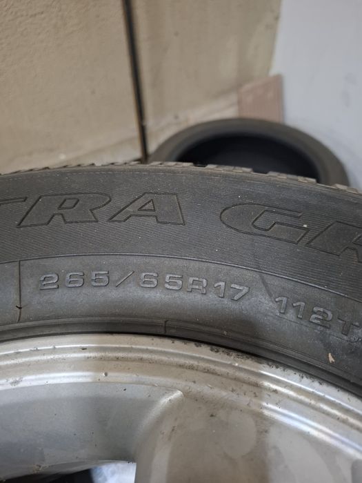 Продам зимние, шипованные шины с дисками