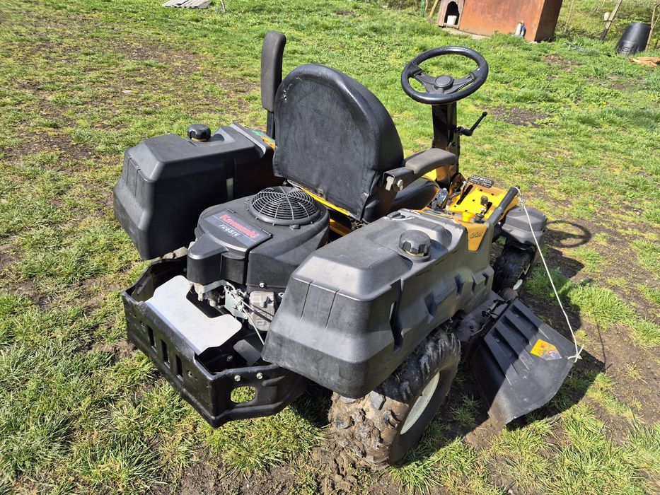 Tractor De Tuns Iarba Gazonul Profesional Cub Cadet Turn Zero