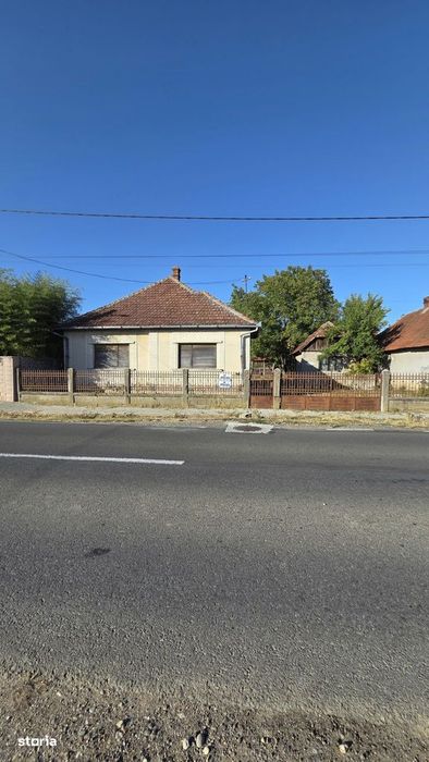 Casă De Vanzare In Apa – Teren 2.551 Mp