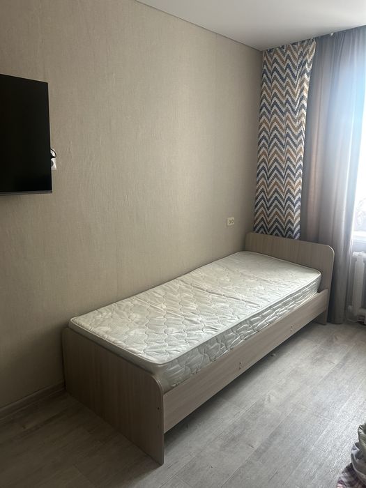 Продам кровать с матрасом
