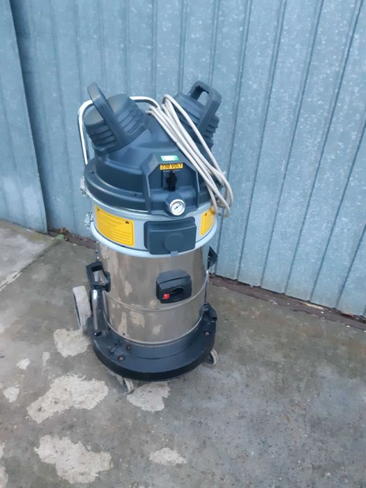 Aspirator industrial NILFISK