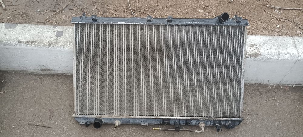 Продам радиатор охлаждения Камри 20, 25