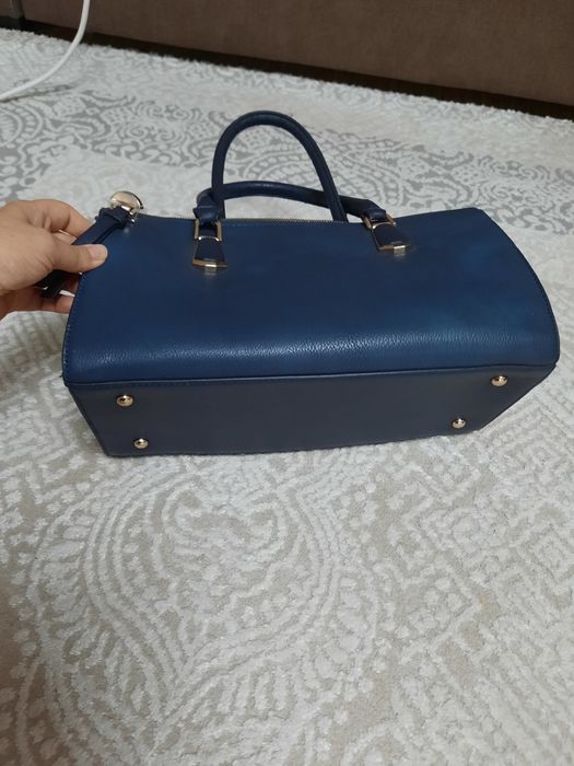 Продам женскую кожаную сумку