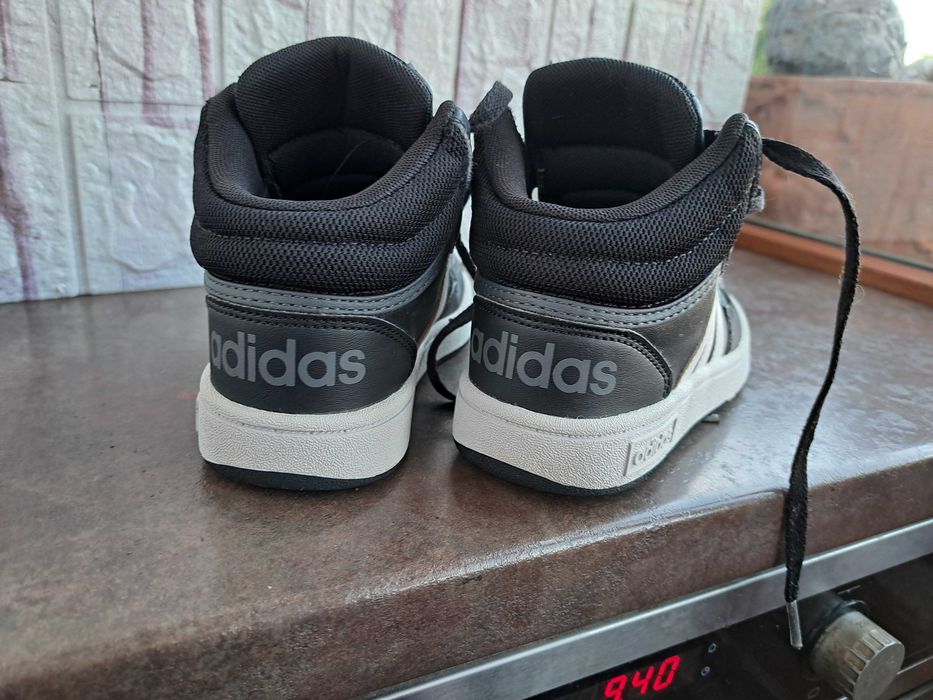 детски маратонки за момче,кецове,спортни обувки,Adidas,номер31,5,адида