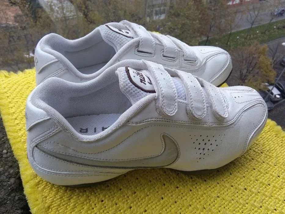 Adidasi,piele Nike, mar 40 (25 cm)