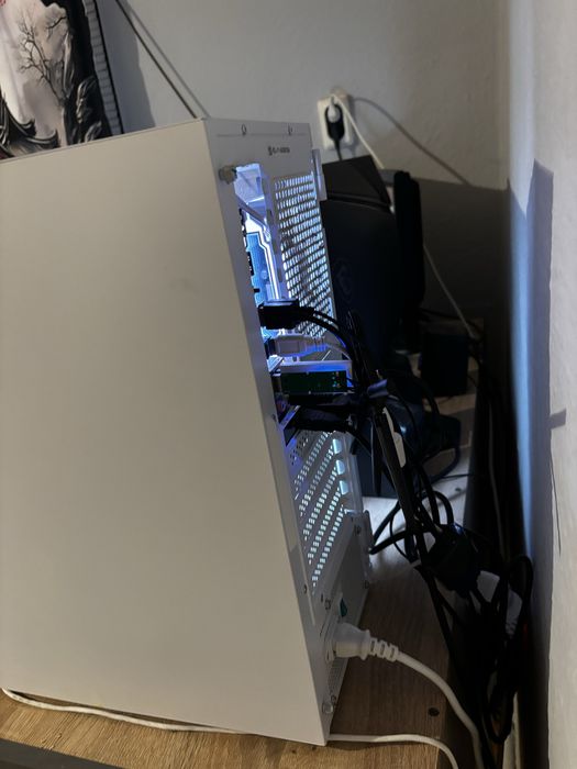 AM5 Геймърски компютър – Ryzen 5 7500F / RTX 5060 Ti / 32GB DDR5 / 2TB Samsung 990 Pro / Win 11 pro