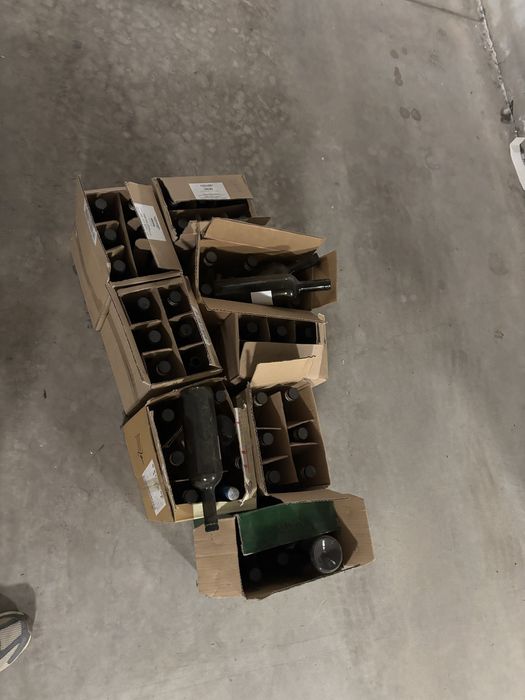 Бутилки стъклени с тапа 52 броя + кашони