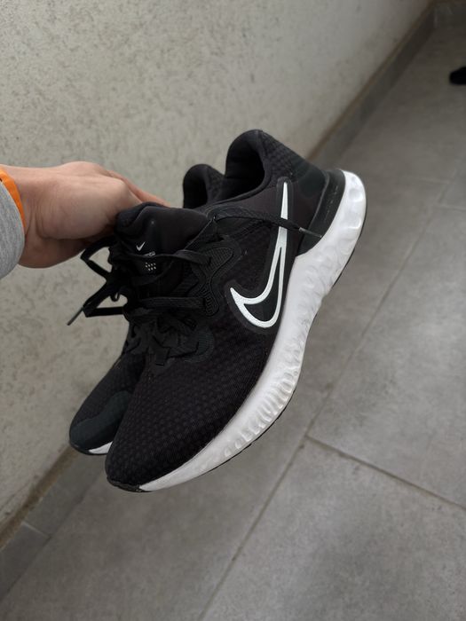 Nike running renew
