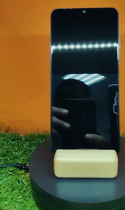 Samsung galaxy 12 сотилади