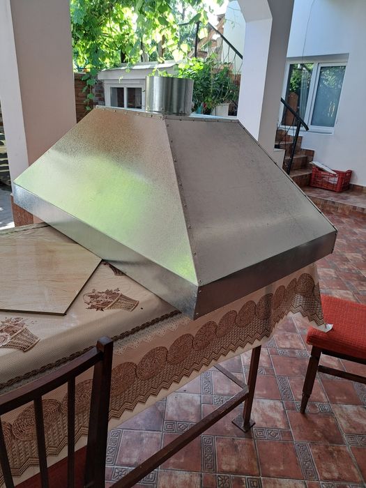 Hote din tabla de inox sau zincata