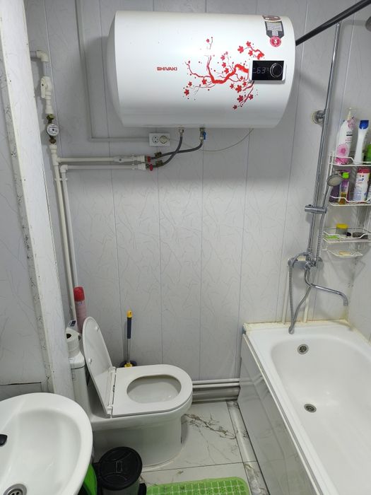 2 х комнатную квартиру Спутник 1.С ремонтом . В деревянном доме. Огоро