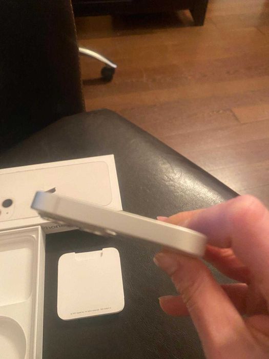 Vand Iphone 13 folosit