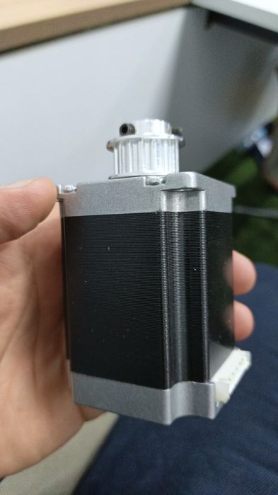 Qadamli motor step motor