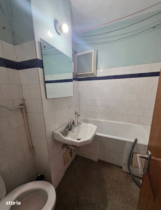 Vand apartament 3 camere parter Scriitorilor, necesita renivare