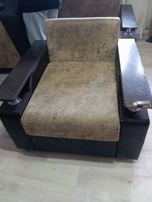 Отдам мягкий уголок на дачю