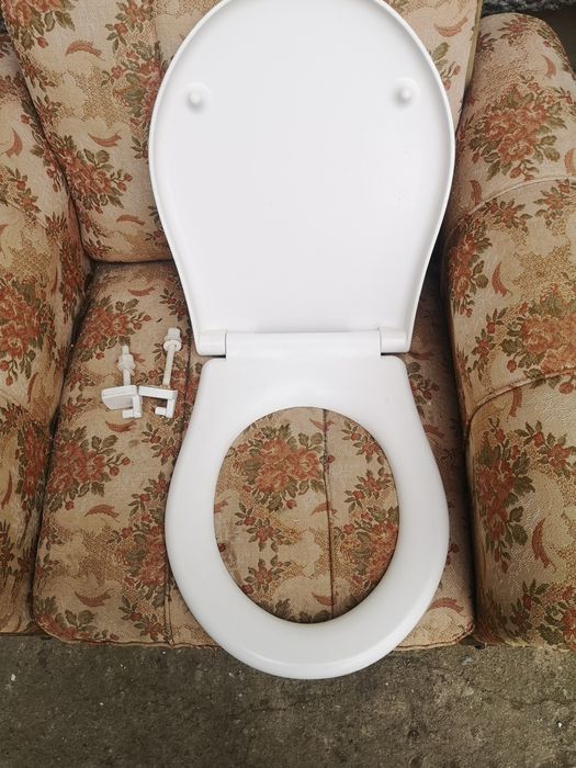 Седалка и капак за тоалетна чиния грое