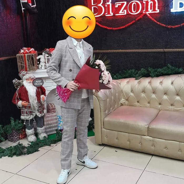 Продам костюм женский