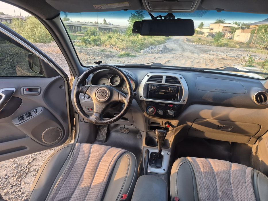 Toyota RAV4 (2003)