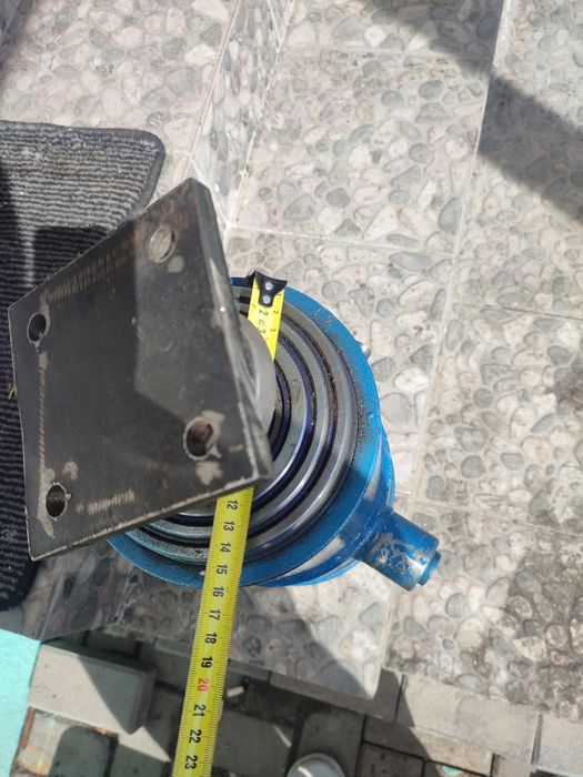 Продам 2 гидроцилиндра цилиндра абсолютно новых