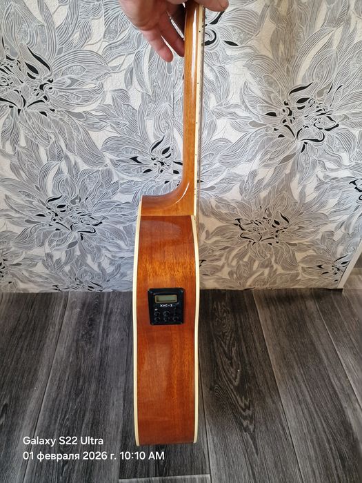 Продам гитару Adadio