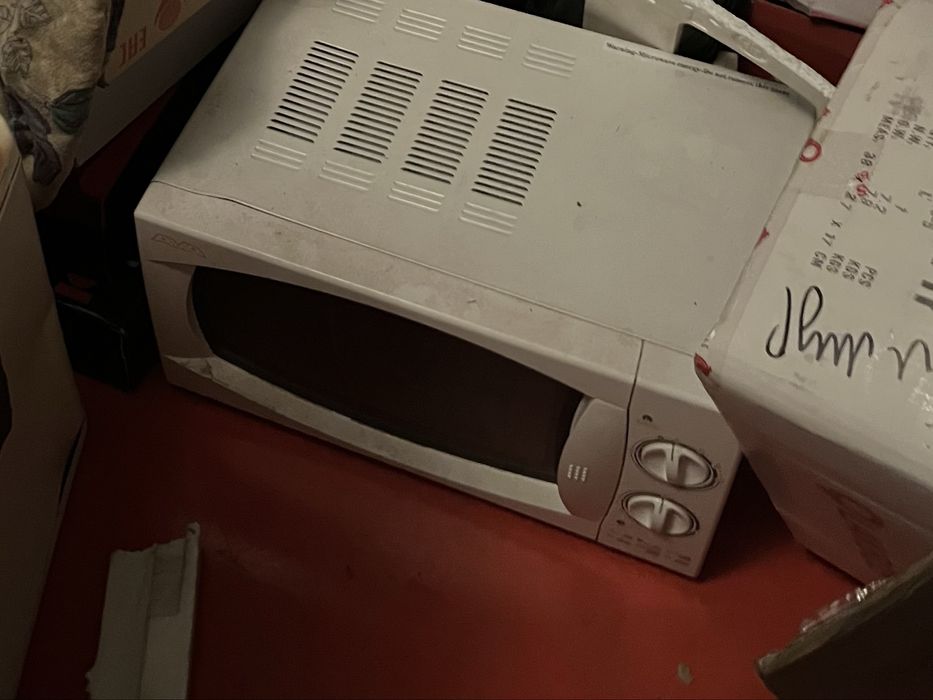 Печка 2 шт продается микровалновка 1 шт