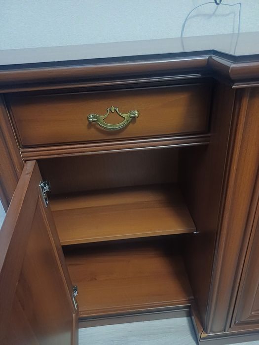 Продаам комод...