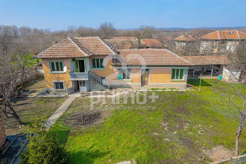 Къща в с. Ресен, с кладенец в близост до р. Негованка