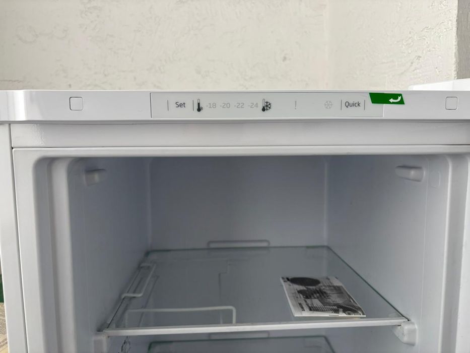 Вертикальный морозильник BEKO