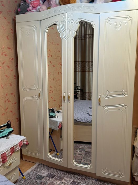 Продам спальный гарнитур