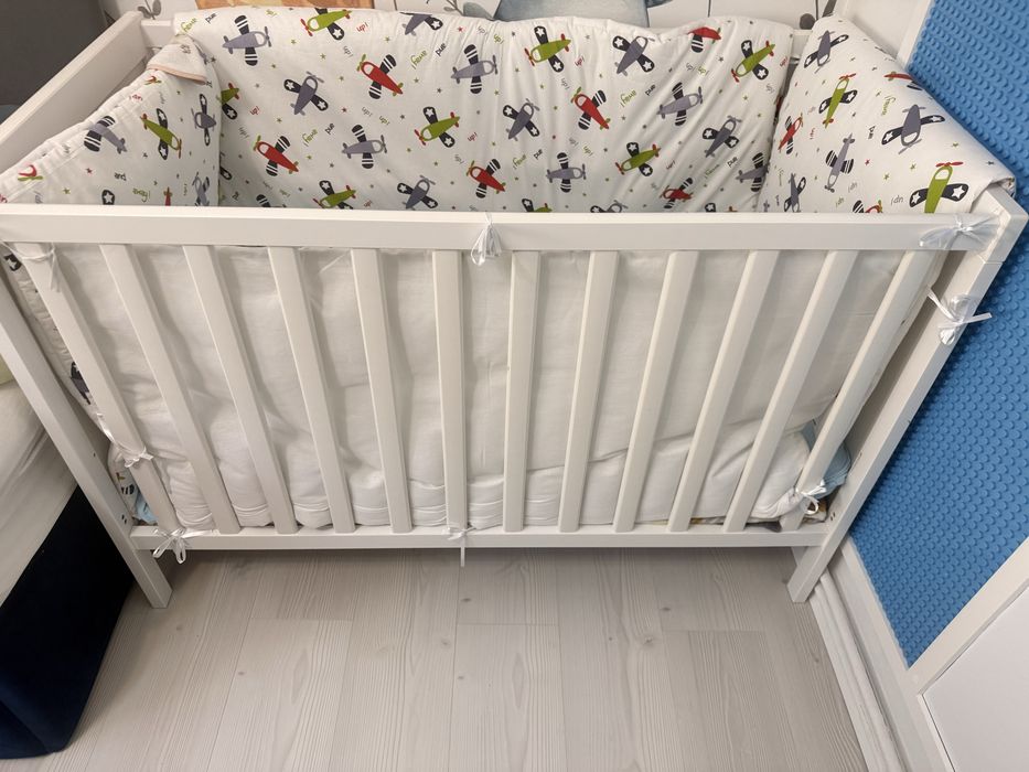 Patut ikea 60x120 cu pernute incluse si saltea cocos