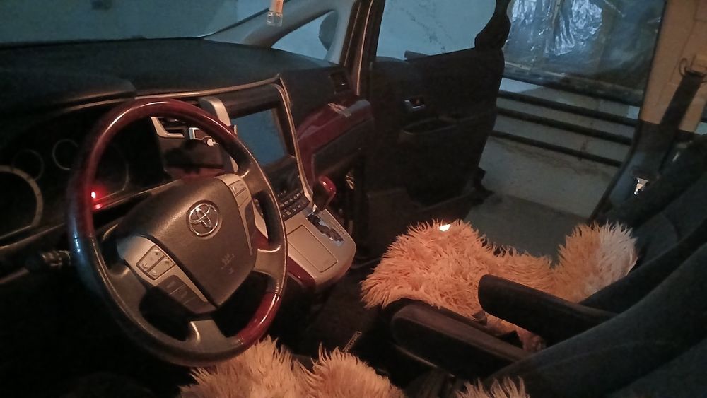 Продам тайота       ,